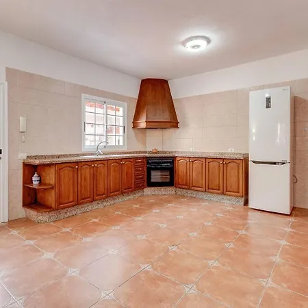 Beautiful Arianny House With Pool Apartment *