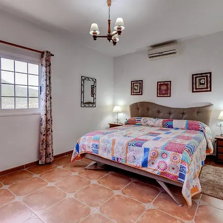 Beautiful Arianny House With Pool *