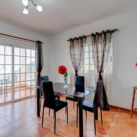Beautiful Arianny House With Pool Apartment